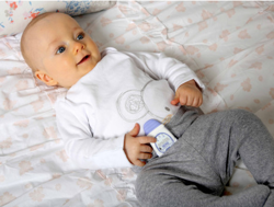 Snuza Hero MD Atemmonitor für Babys. Medizinprodukt mit Video Babyphone Luvion Essential 3,5"